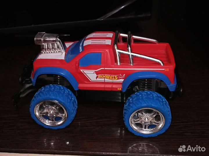 Машинка на радиоуправлении Hot Wheels