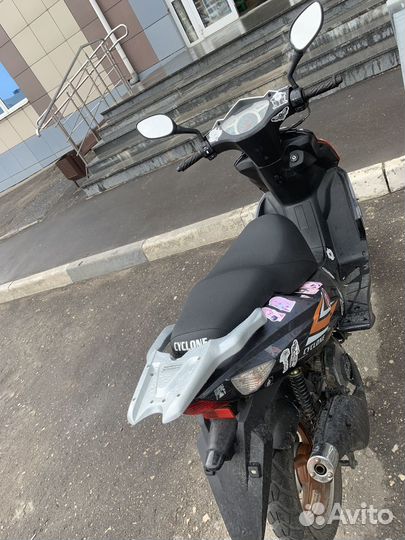 Скутер cyclone