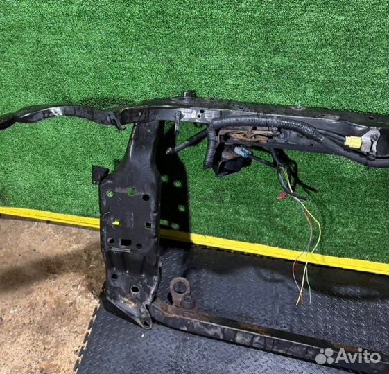 Передняя панель крепления облицовки (телевизор)