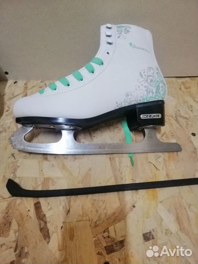 Коньки фигурные Aurora