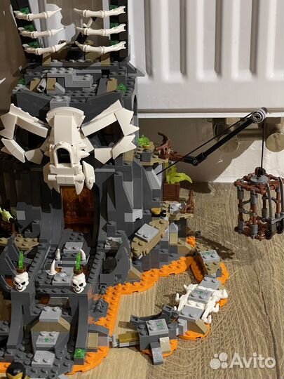 Lego ninjago Подземелье колдуна скелета