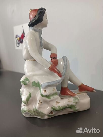 Статуэтка Фигуристка Конькобежка Фарфор зхк