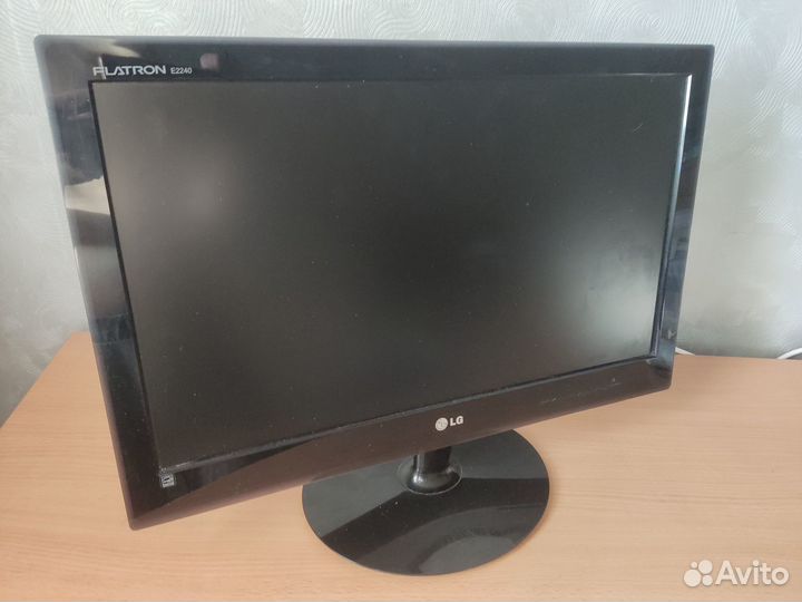 Монитор 22 дюйма FullHD