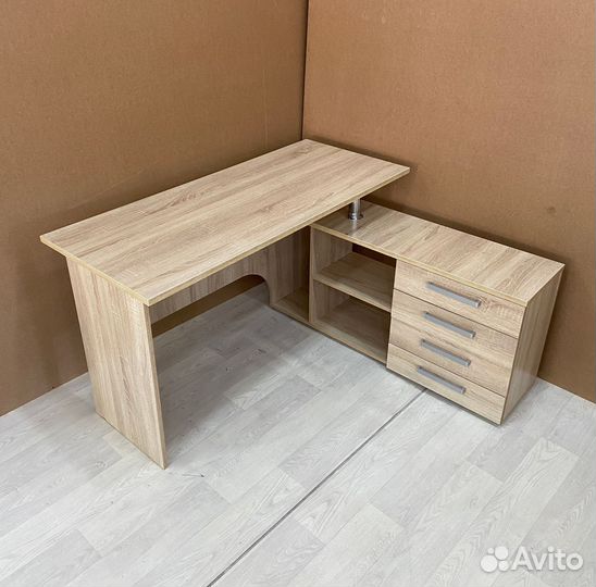 Угловой письменный стол