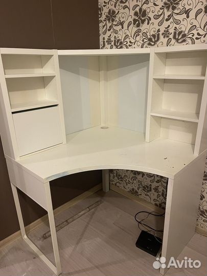 Компьютерный стол IKEA белый