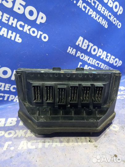 Блок предохранителей под капот Ваз Лада 2105 седан