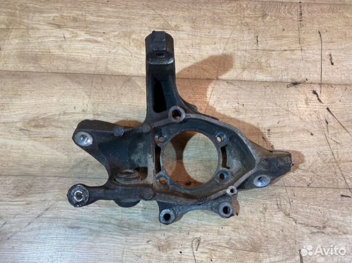 Кулак поворотный задний левый Mercedes-Benz