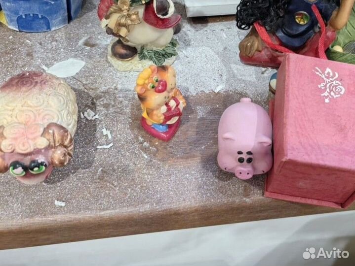 Статуэтки