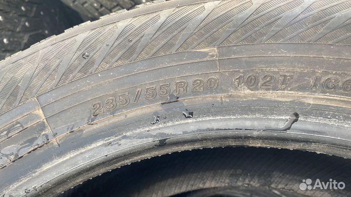 Yokohama Ice Guard Stud IG55 235/55 R20 102T