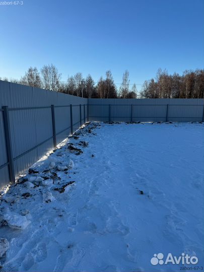 Прочный забор с установкой