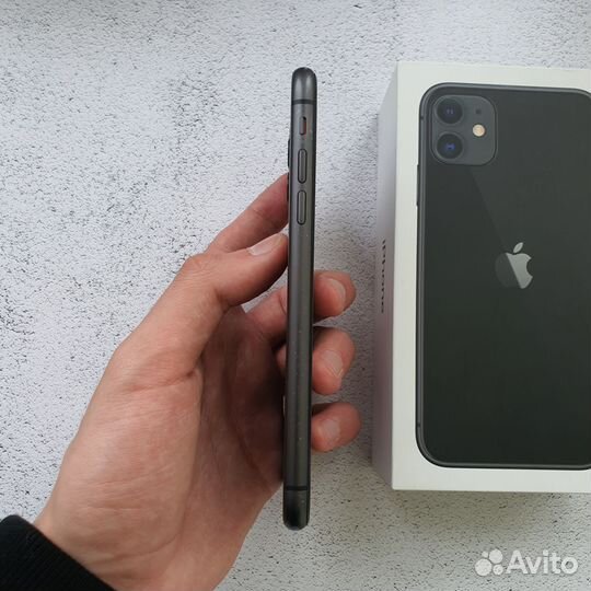 iPhone 11, 64 ГБ
