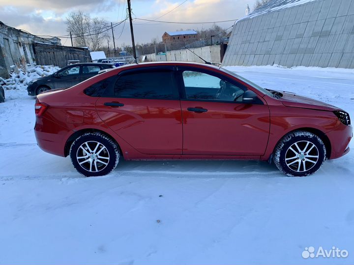 LADA Vesta 1.6 МТ, 2016, битый, 220 000 км