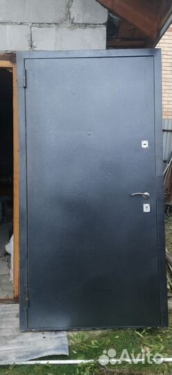 Дверь входная металлическая