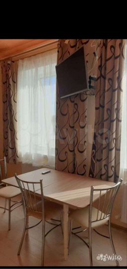 2-к. квартира, 50 м², 3/3 эт.