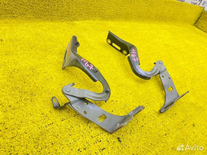 Петля капота передняя Honda Vezel RU3/RU4/RU1/RU2 138793