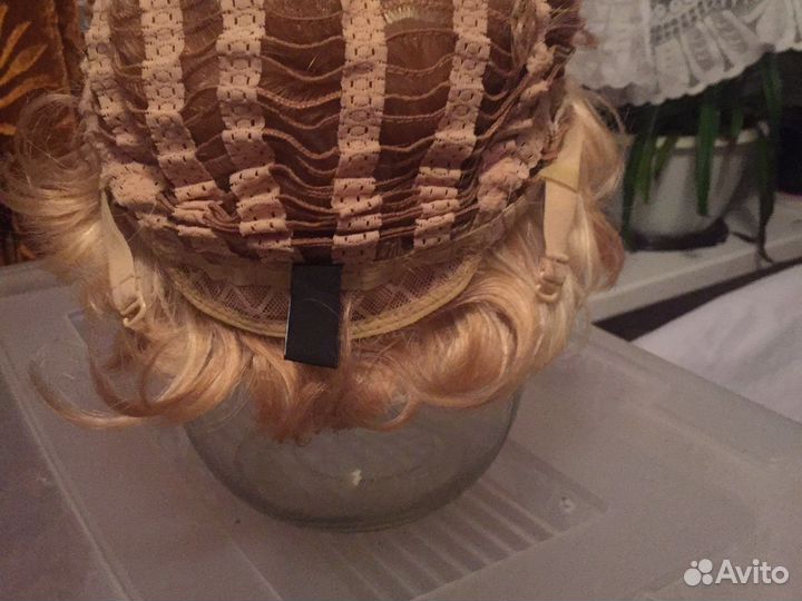 Парик женский