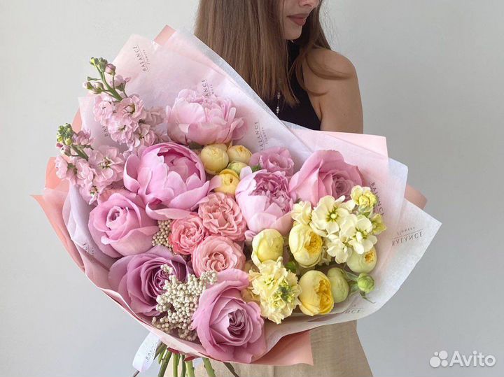 Флорист в цветочную студию