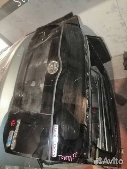 Дверь багажника Toyota Prius