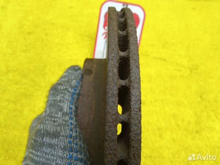 Тормозной диск передний правый Honda Fit/Fit