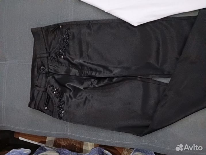 Черные нарядные брюки и кофточка для девочки