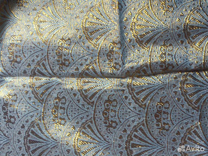 Отрез парчи