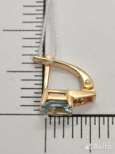 Серьги с синтетическим камнем Золото