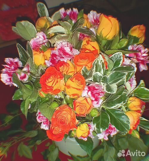 Композиция из живых цветов