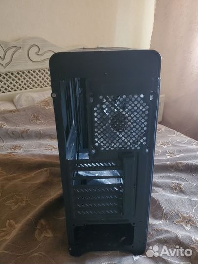 Игровой компьютерныный корпус Zalman i3 edge