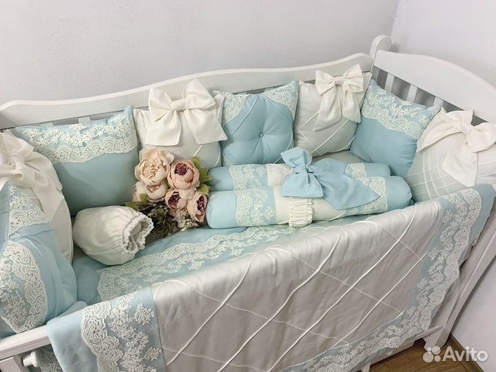 Бортики и одеяло в кроватку