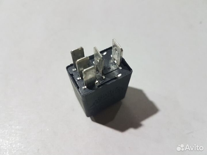 Реле 395 8z0951253 ауди а8 audi s8