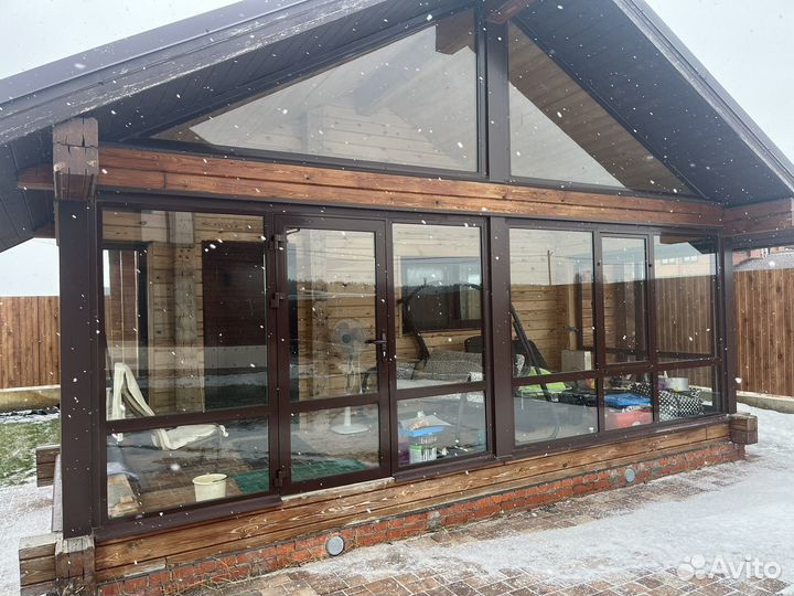 Оконные рамы со стеклом для веранды