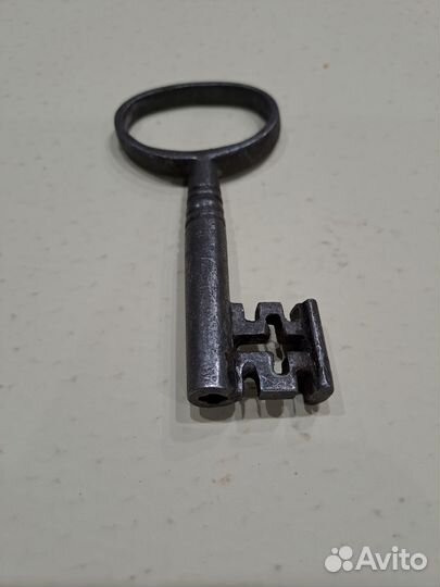 Ключ от сейфа старинный