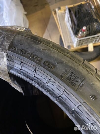 Pirelli P Zero 275/35 R22 и 315/30 R22