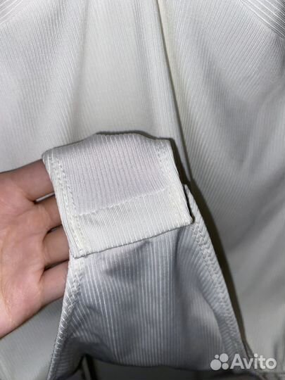 Блузка-боди белая с кольцом на декольте