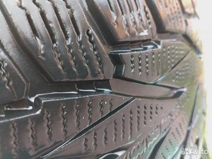 Nokian Tyres Hakkapeliitta R2 SUV 215/65 R17