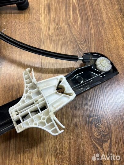 Стеклоподъемный механизм задний левый Skoda Rapid