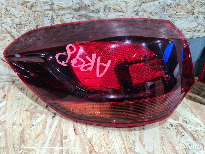 Задние фонари, стопы Opel Astra J универсал