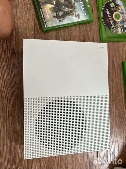 Xbox One s