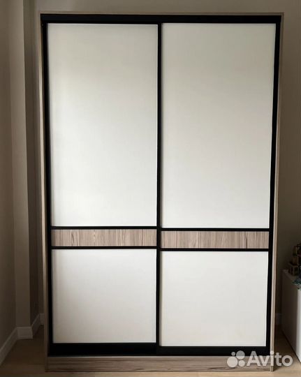 Шкаф с зеркалом