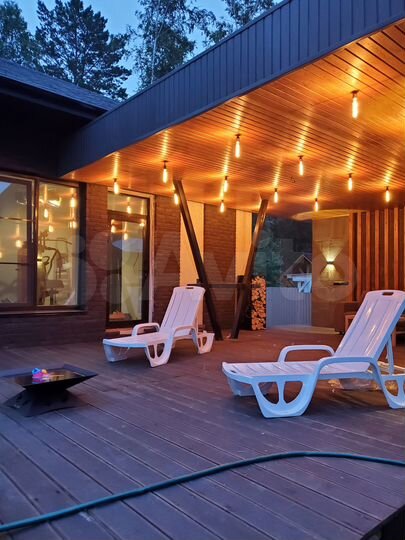 Коттедж 270 м² на участке 8 сот.