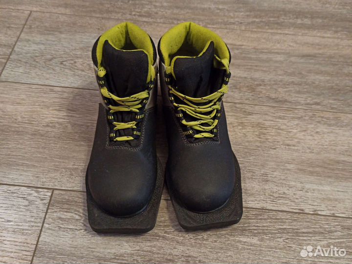 Лыжные ботинки Quechua classic 20 32размер