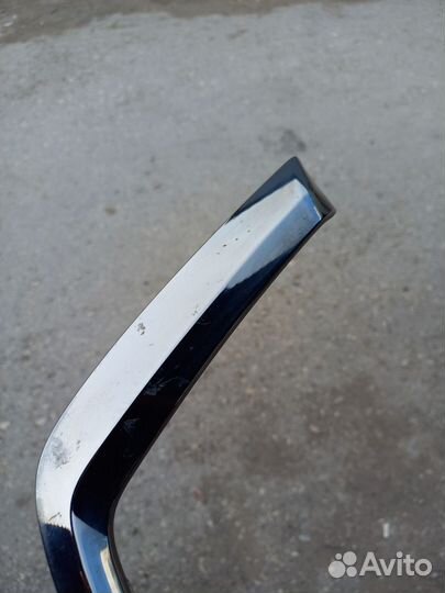 Молдинг решетки радиатора Subaru Forester SJ