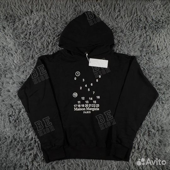 Maison margiela худи scattered logo