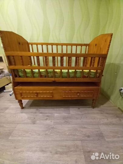 Детская кроватка
