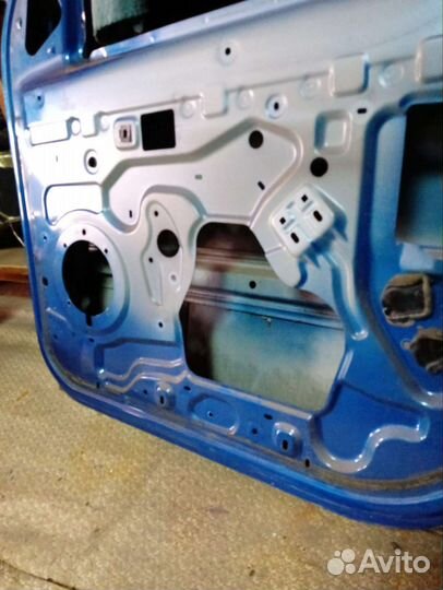 Дверь передняя правая renault logan 1