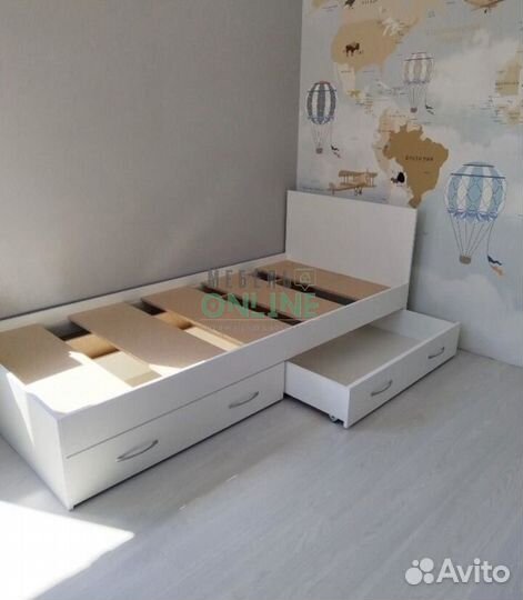 Кровать односпальная с ящиками, новая