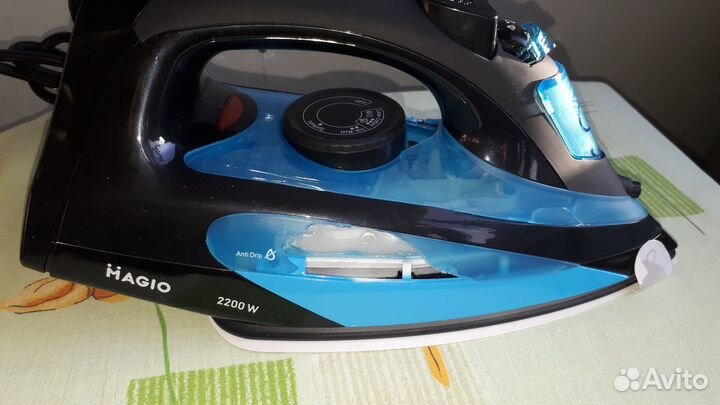 Паровой утюг новый