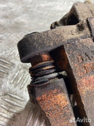 Суппорт тормозной передний правый LADA Granta 2019