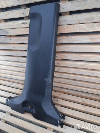 Обшивка центральной стойки правая нижняя SsangYong