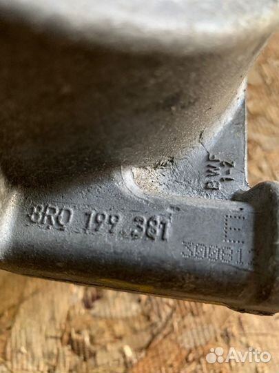 Подушка двигателя левая Audi A4 B8 2.0 CDN